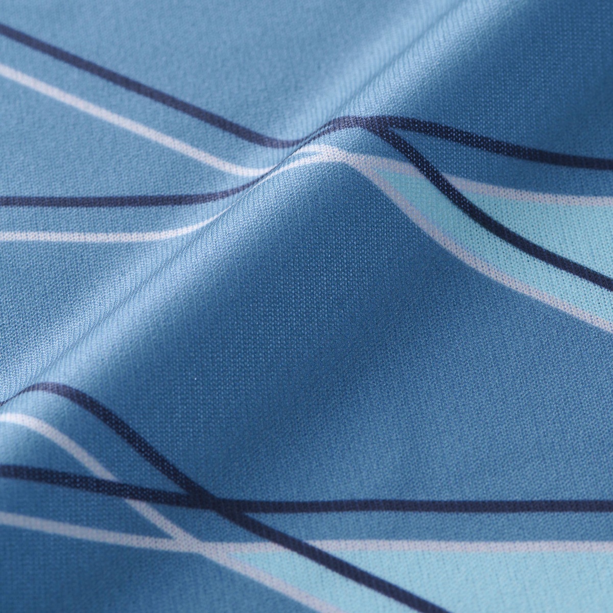【THE THIRD by UMBRO】グラフィックプラクティスシャツ