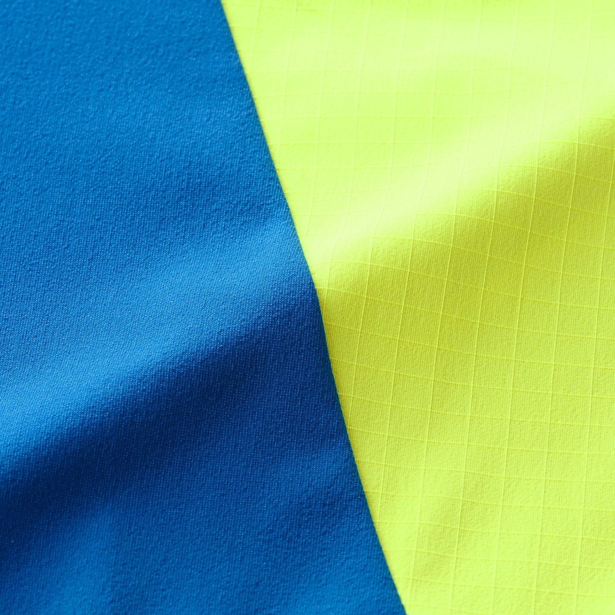 【THE THIRD by UMBRO】アノラックピステトップ