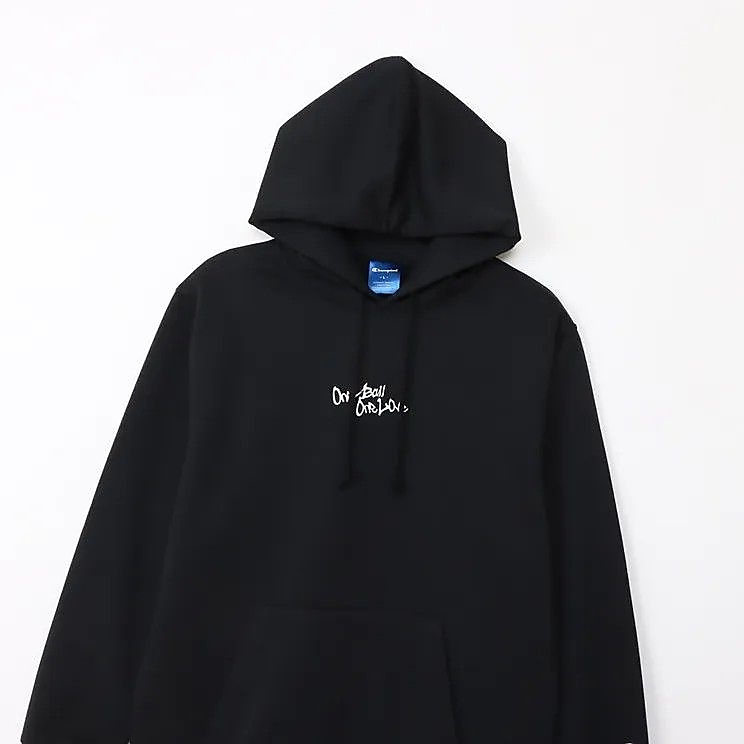 HOODED SWEATSHIRT