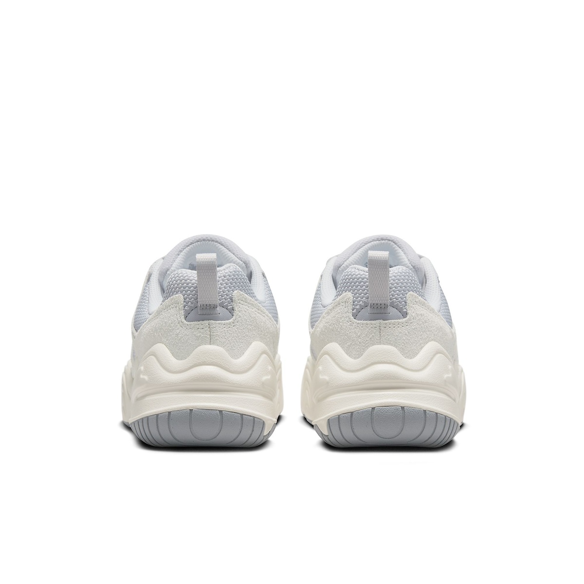 ナイキ ウィメンズ テック ヘラ