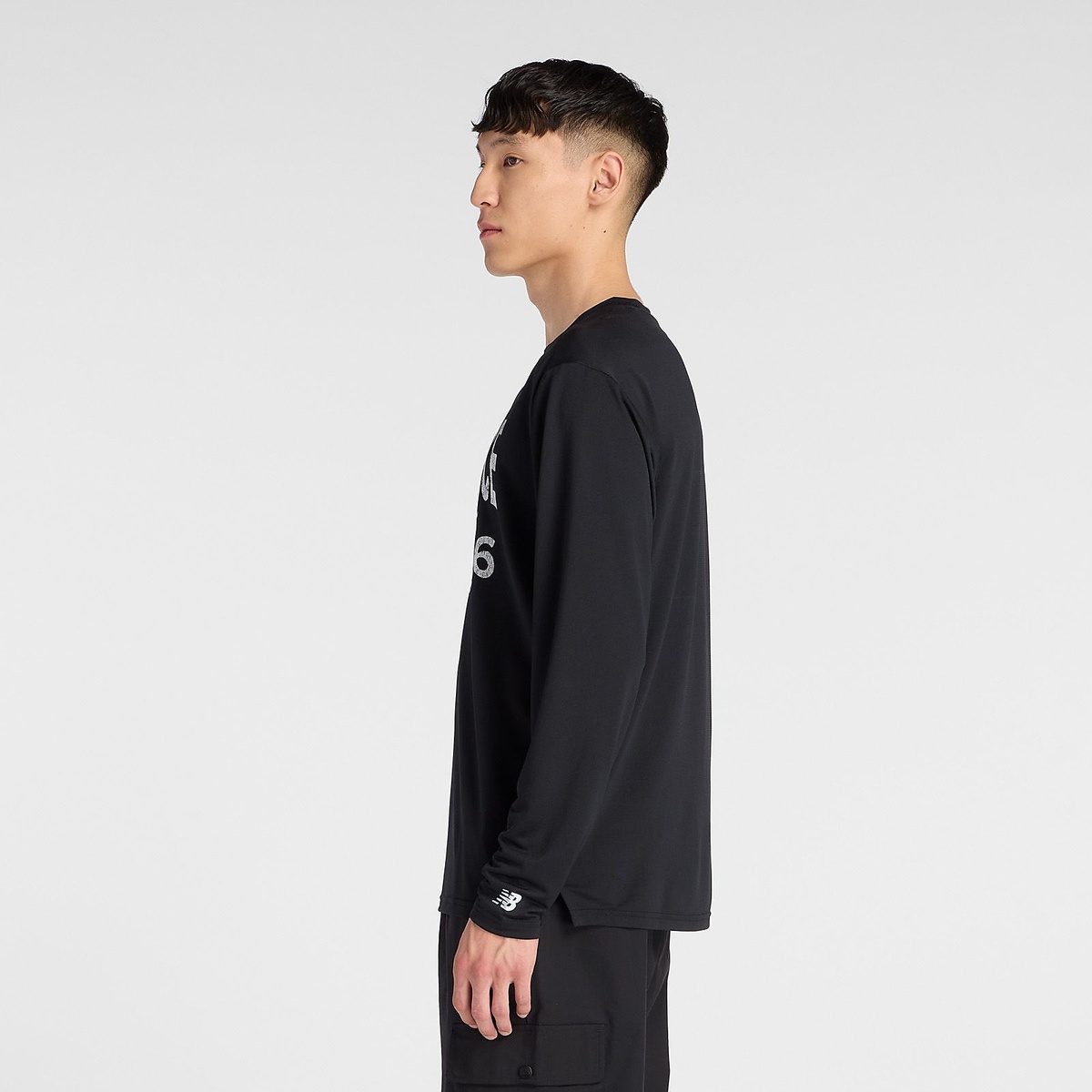 グラフィックトレーニングロングスリーブシャツ