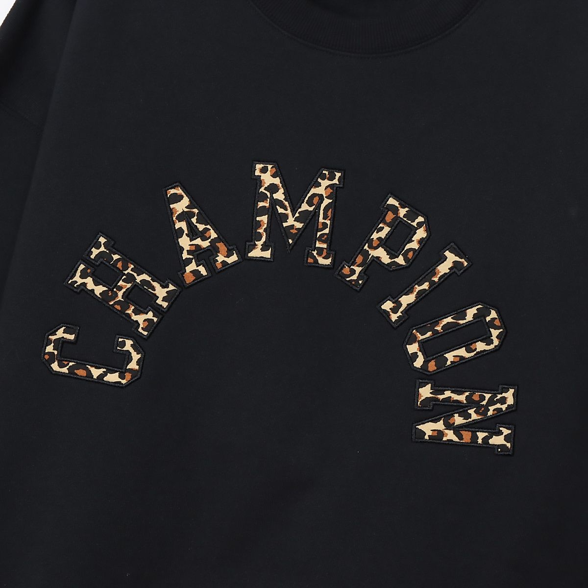 CREW NECK SWEATSHIRT
