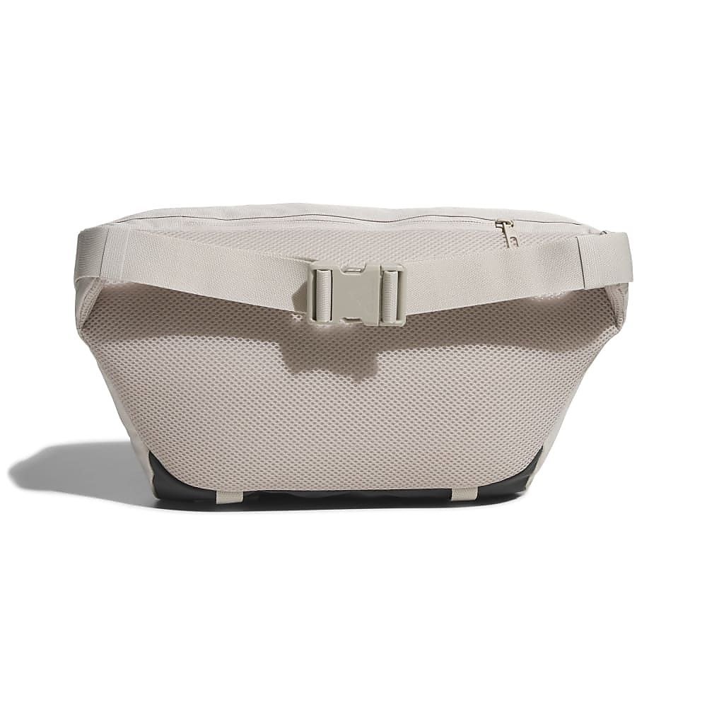 ユーティリティークロスボディーバッグ