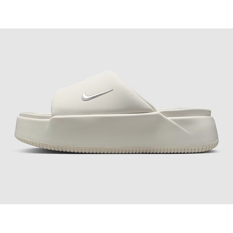 ナイキ ウィメンズカーム エレベーション