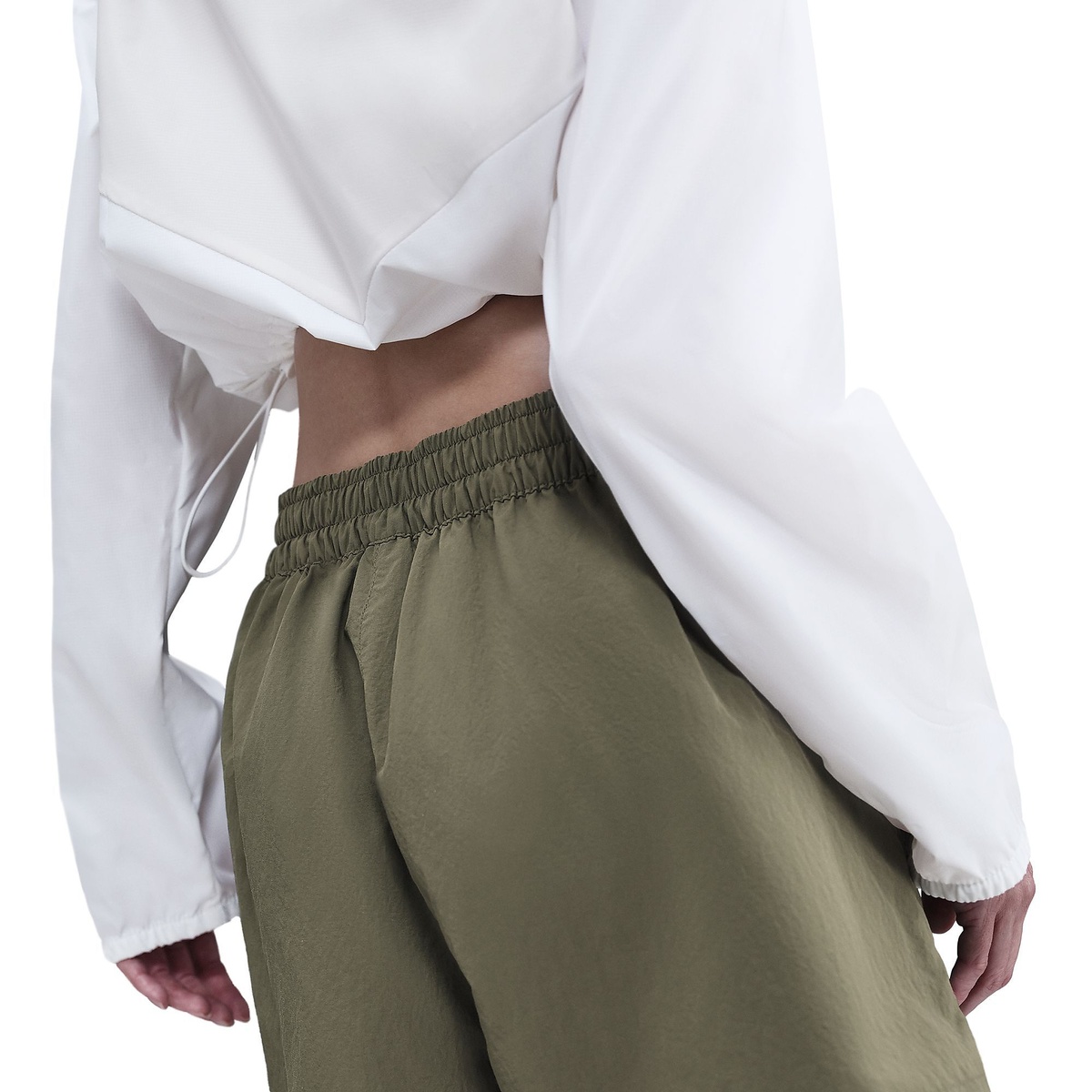 ナイキ ウィメンズ ESSNTL WVN MR 3 SKO ショート