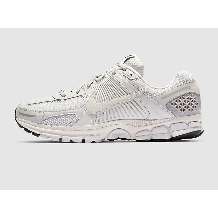 ナイキ ズーム ボメロ 5