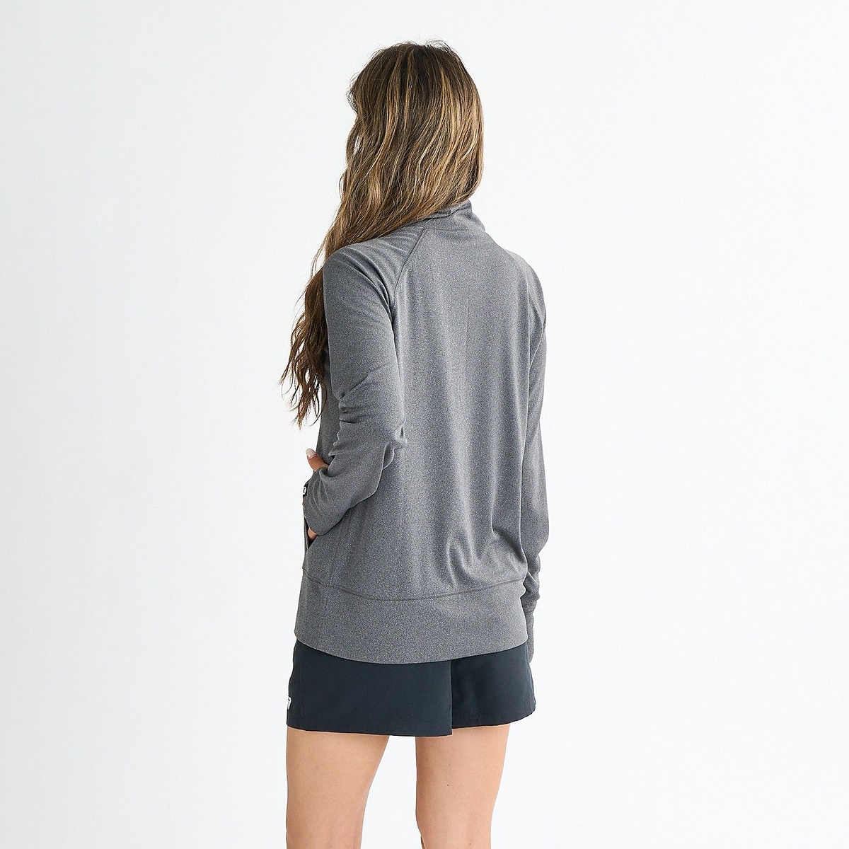 ARTSY FLORAL LOGO STAND