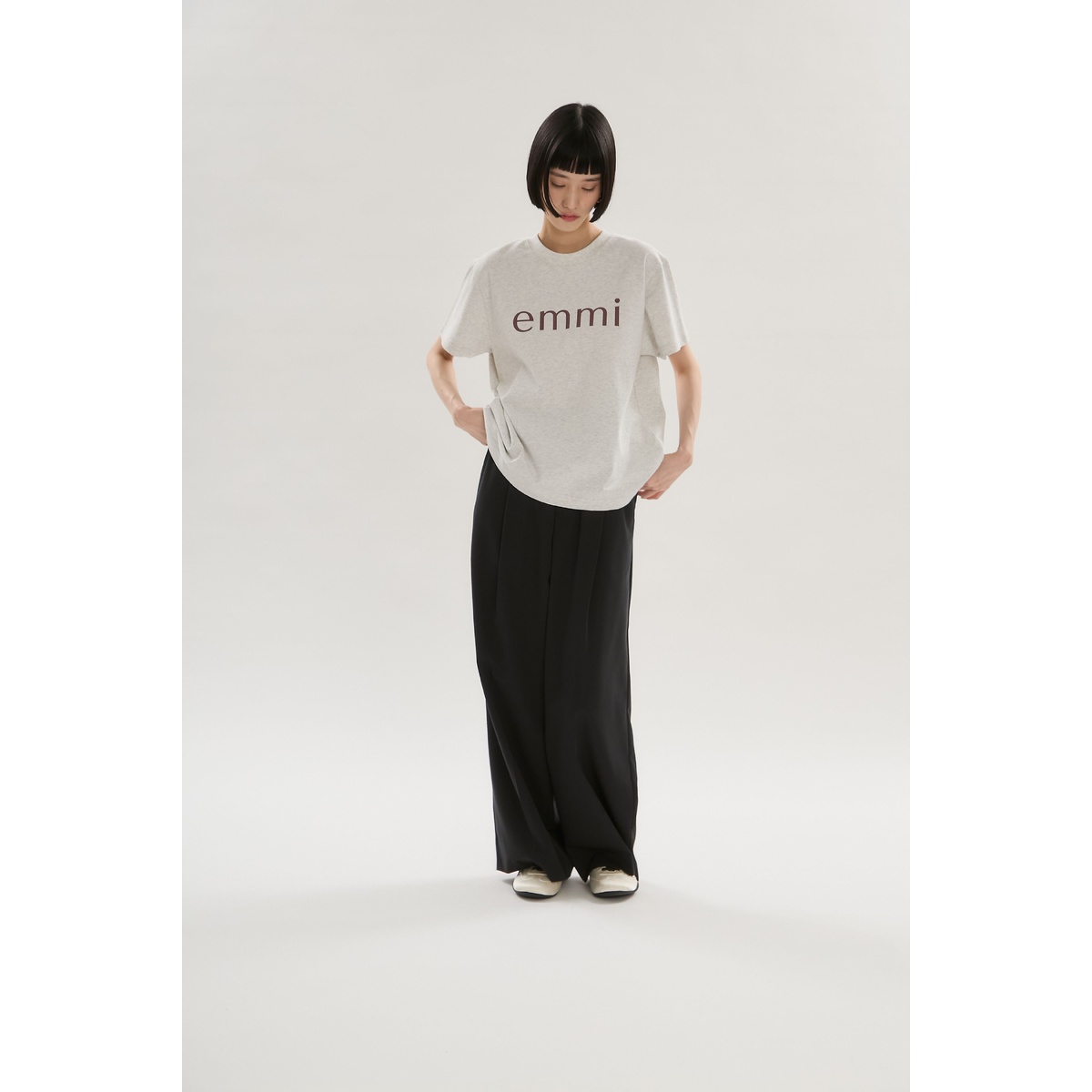 ベーシックemmiロゴTシャツ