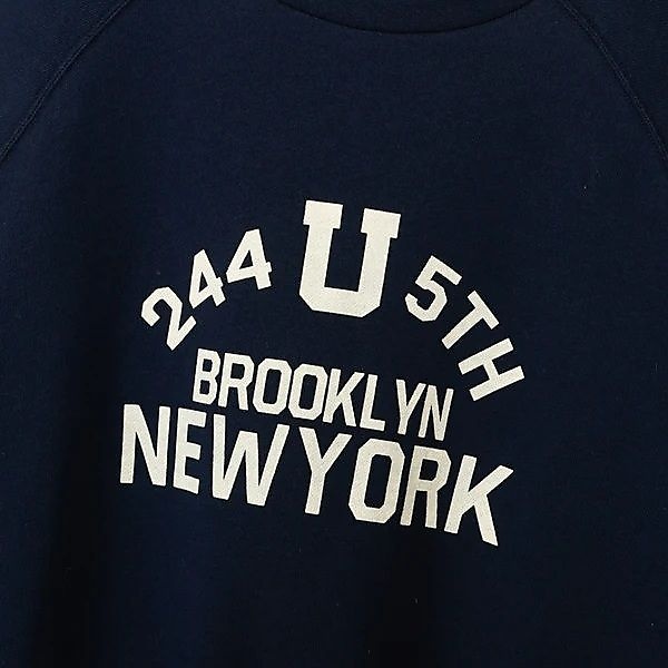 RAGLAN SLEEVE SWEATSHIRT