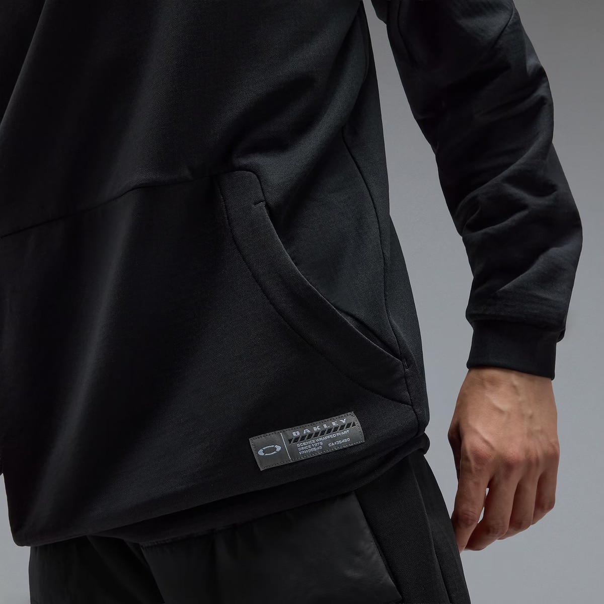 STRIKING MATELASSE HOODIE