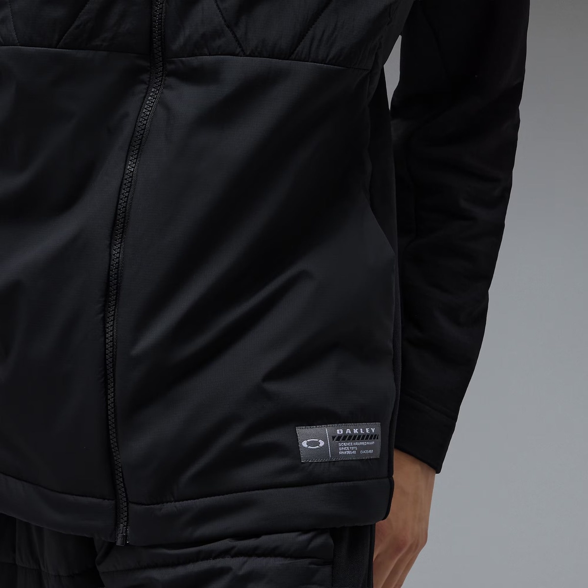 STRIKING HYBRID WARM JACKET