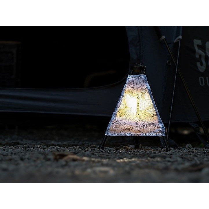 THE ANDON TRIPOD HANGER