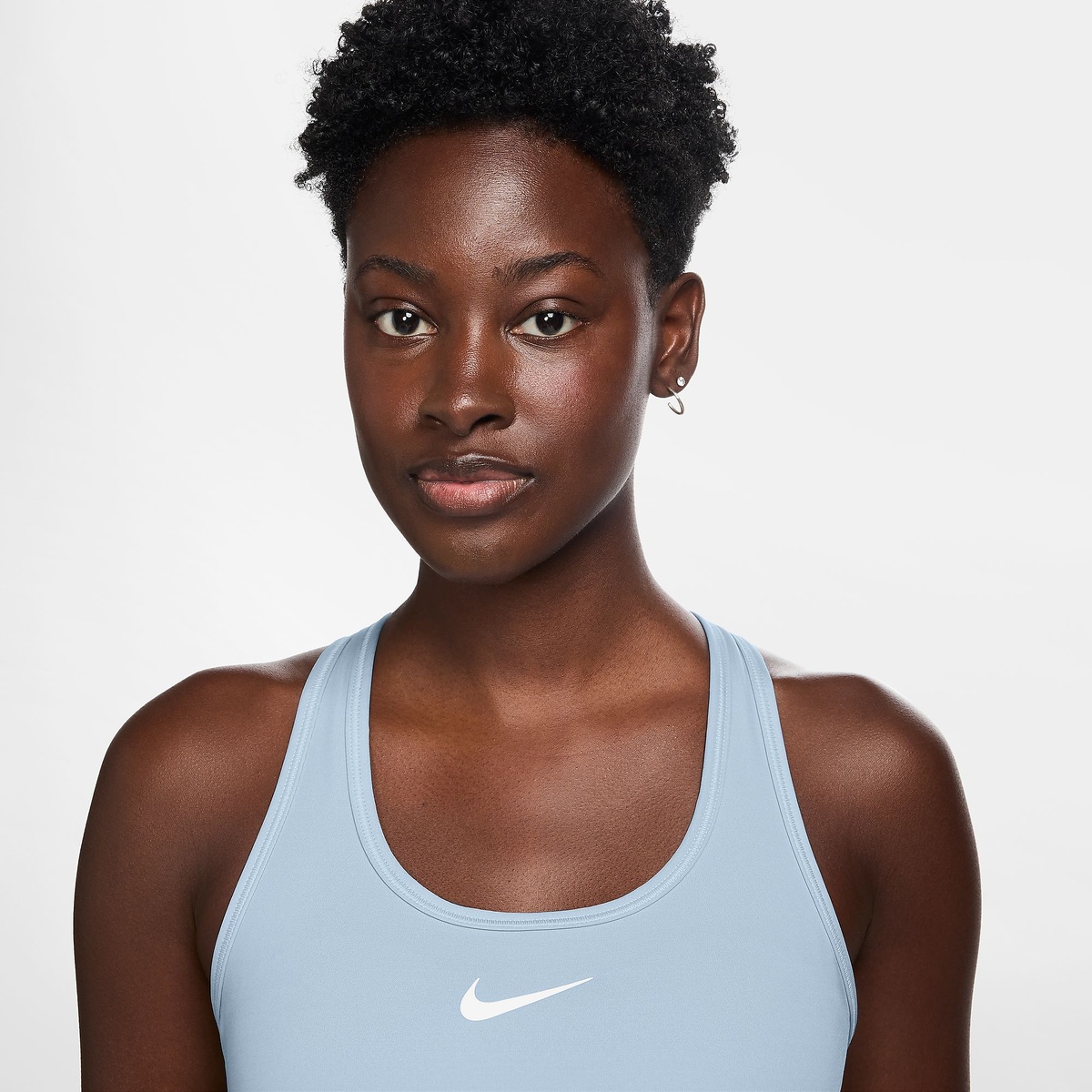 ナイキ ウィメンズ スウッシュ MED SPT ブラ