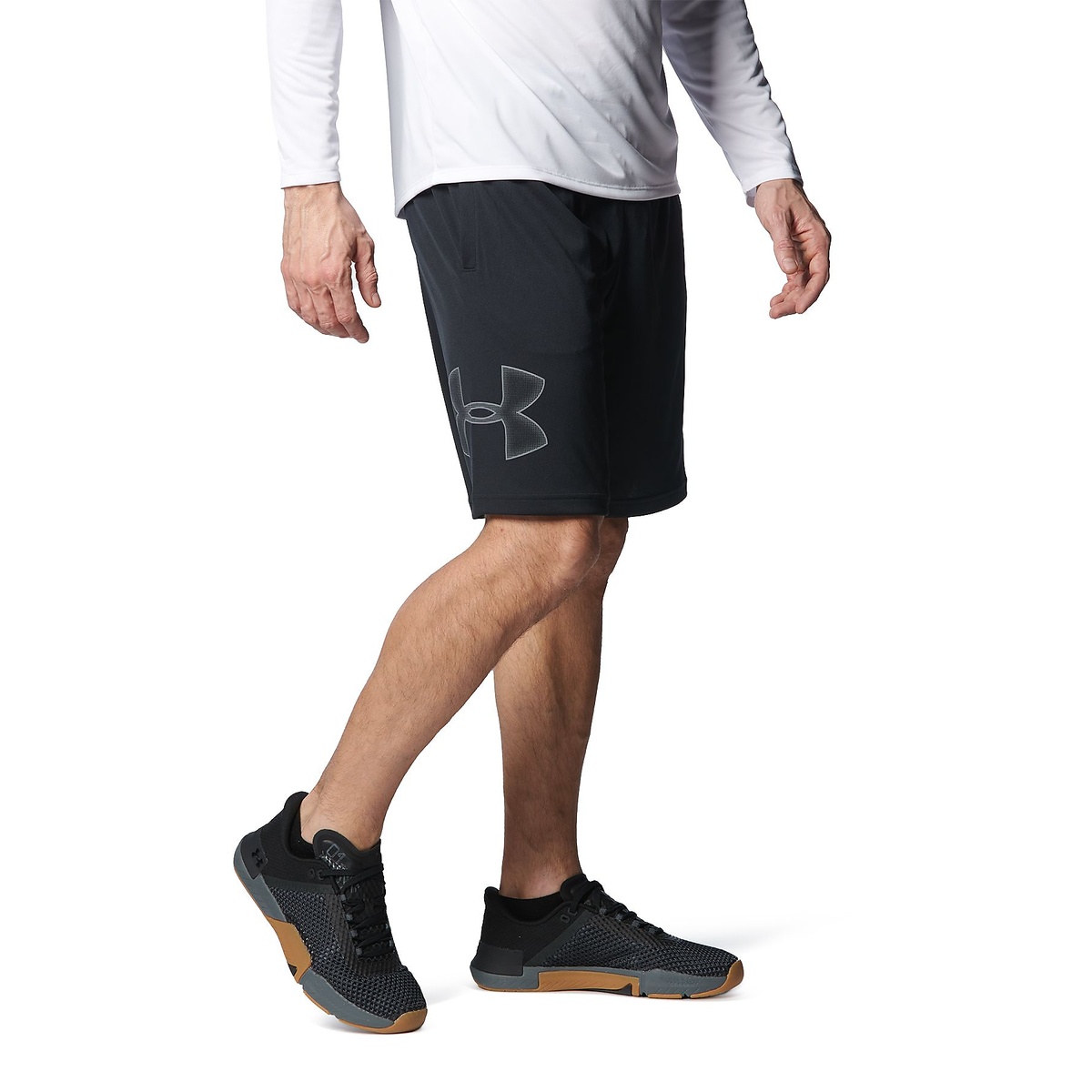 UA TECH GRAPHIC SHORTS