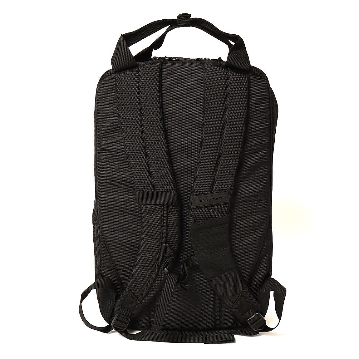 バックパック １７L