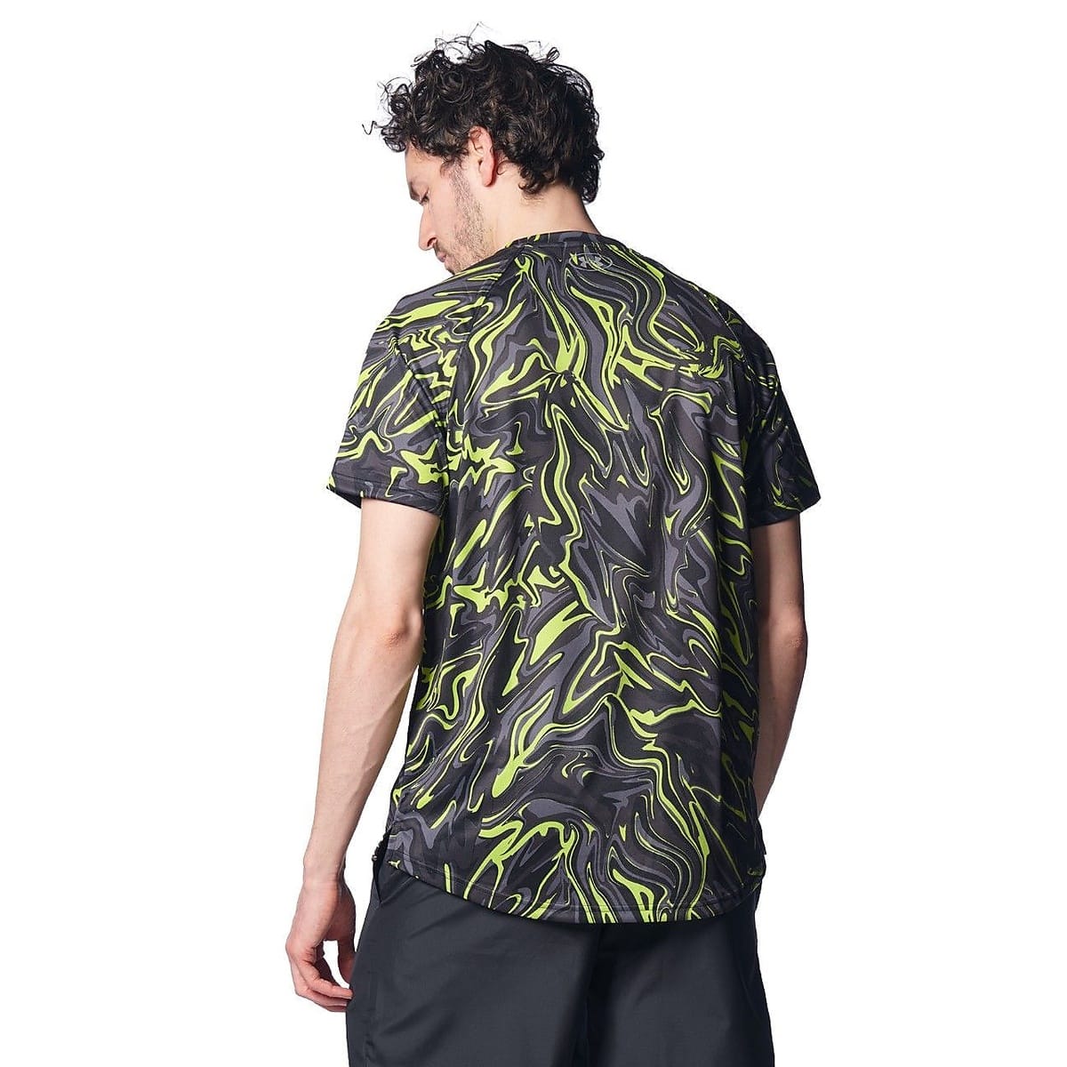 UA TECH SS SHIRT NOV