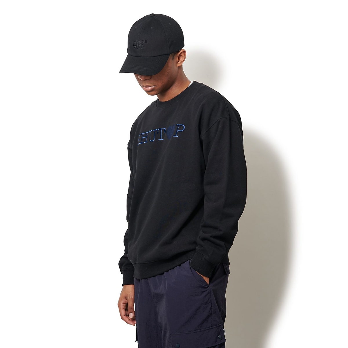 TONED SHUT HEART UP CREWNECK SWEATS