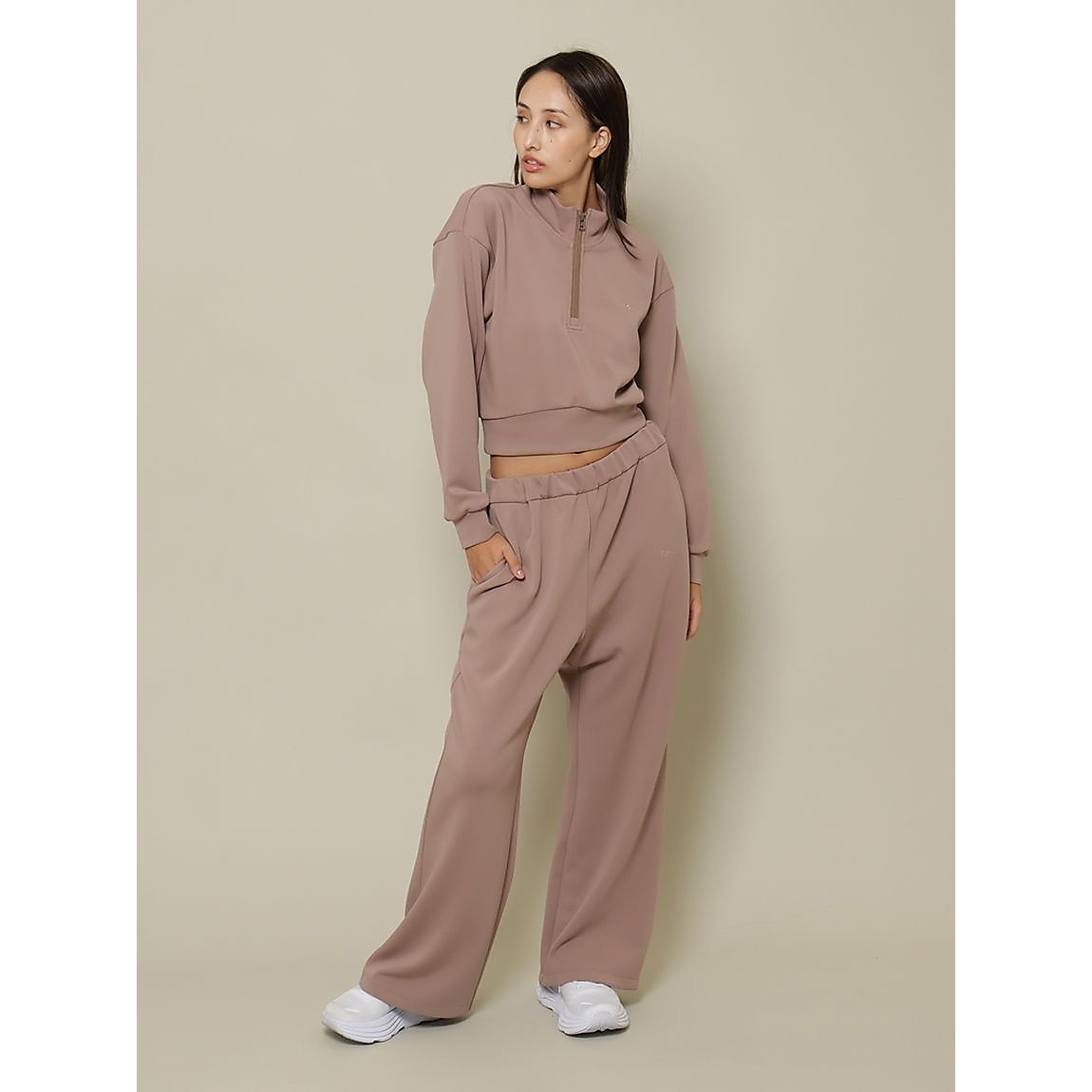 アクアスーティングクロップドハーフジッププルオーバー