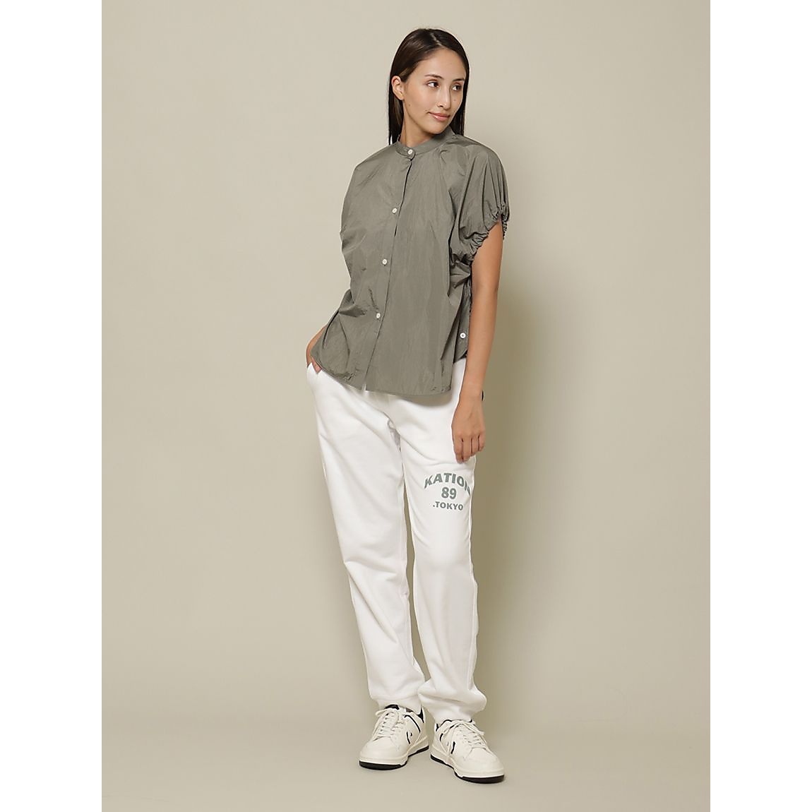 ストーンナイロン ギャザーブラウス