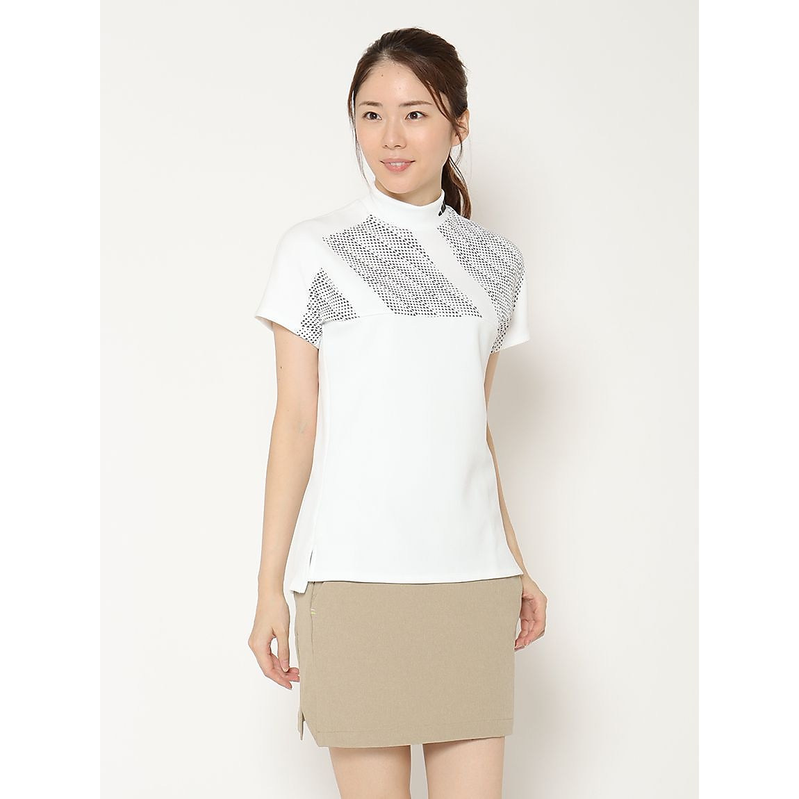 ＢＯＳモチーフ　モックネック　フレンチスリーブシャツ