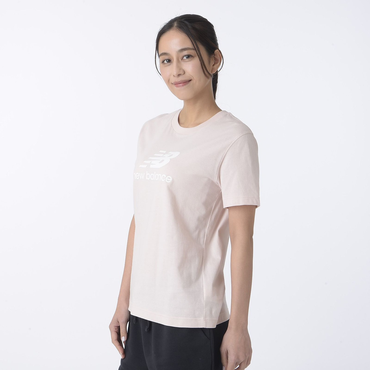 Sport Essentials Stacked Logo ショートスリーブTシャツ
