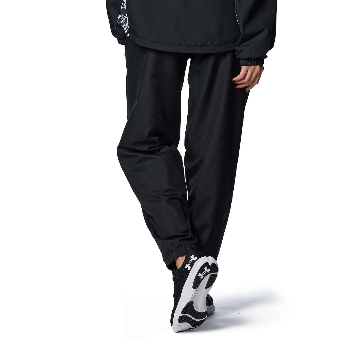 UA MESH LINER WOVEN PANTS