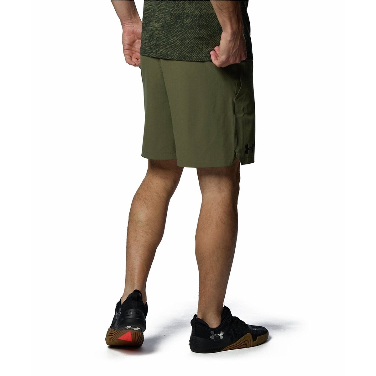 UA WOVEN 7 INCH SHORTS