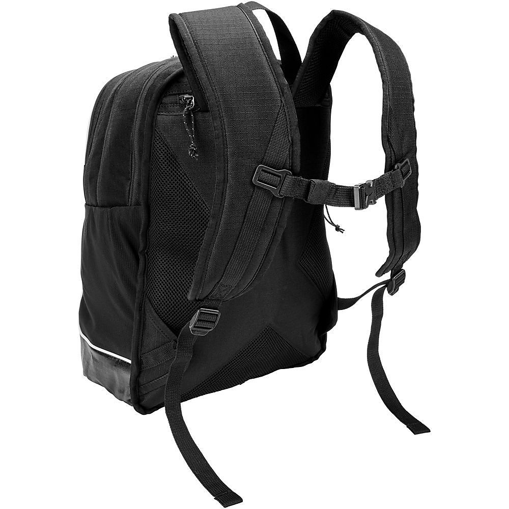 ナイキ トラック バックパック