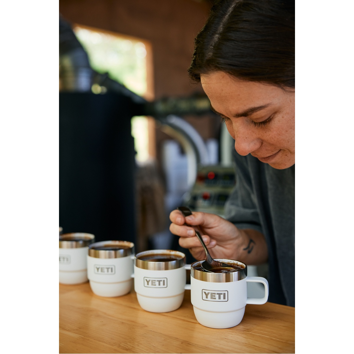 R. 6 oz STACKABLE MUGS 2PK