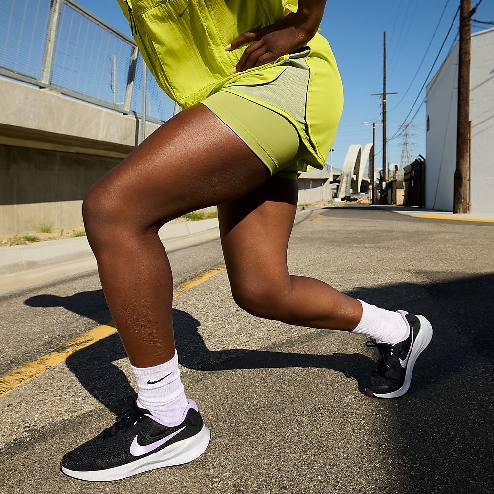 ナイキ ウィメンズ レボリューション 7