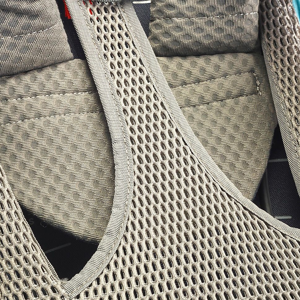 ハイキングレディースバックパック45－55LBLU