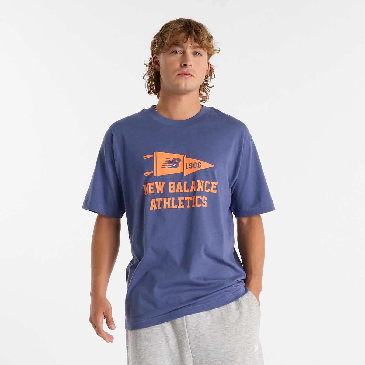 Varsity ペナントショートスリーブTシャツ