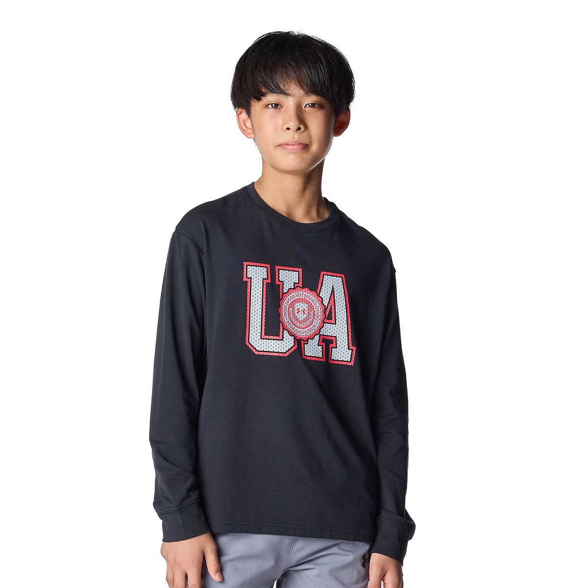 UA PERFORMANCE COTTON VARSITY LOGO LONG SLEEVE T-SHIRT