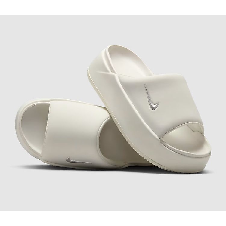 ナイキ ウィメンズカーム エレベーション