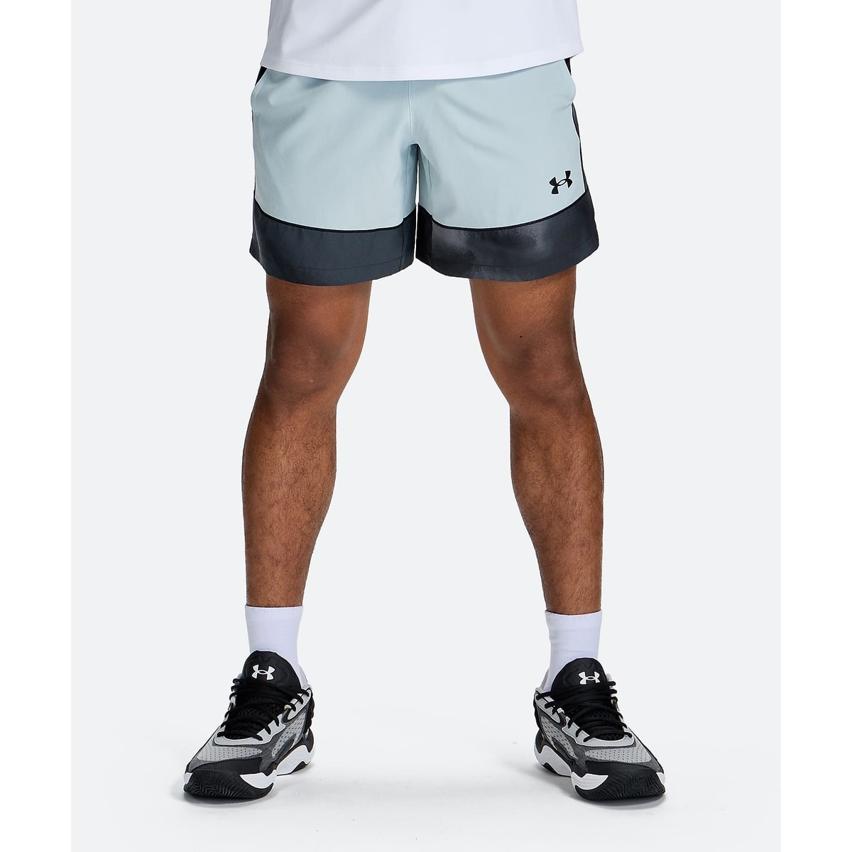 UA SPLASH WOVEN SHORTS