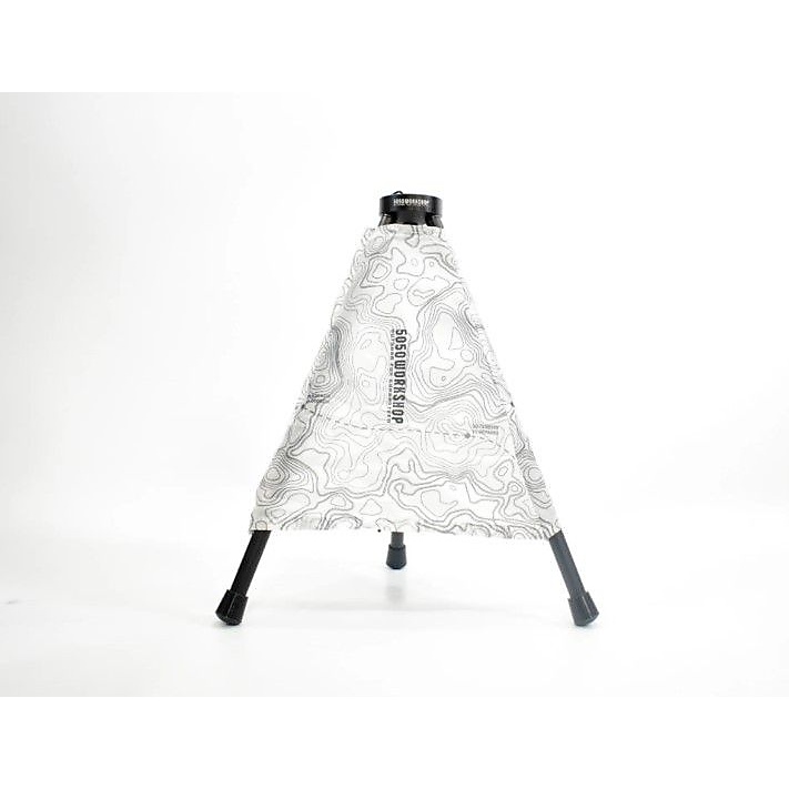 THE ANDON TRIPOD HANGER