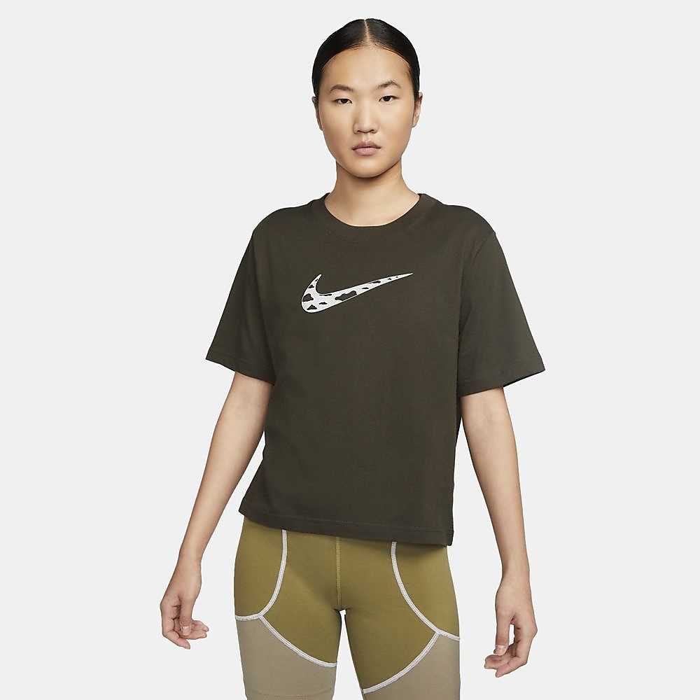 ナイキ ウィメンズ NSW アース デイ S/S Tシャツ