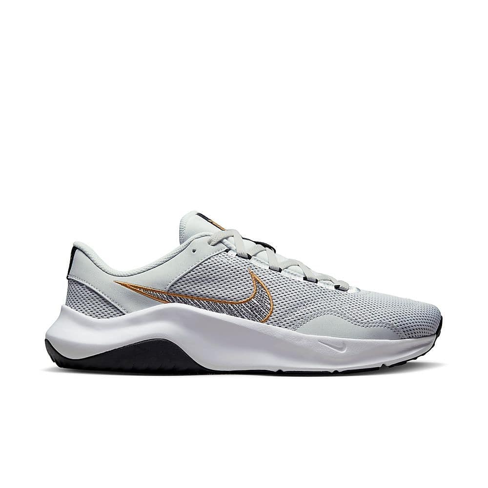 NIKE LEGEND ESSENTIAL 3