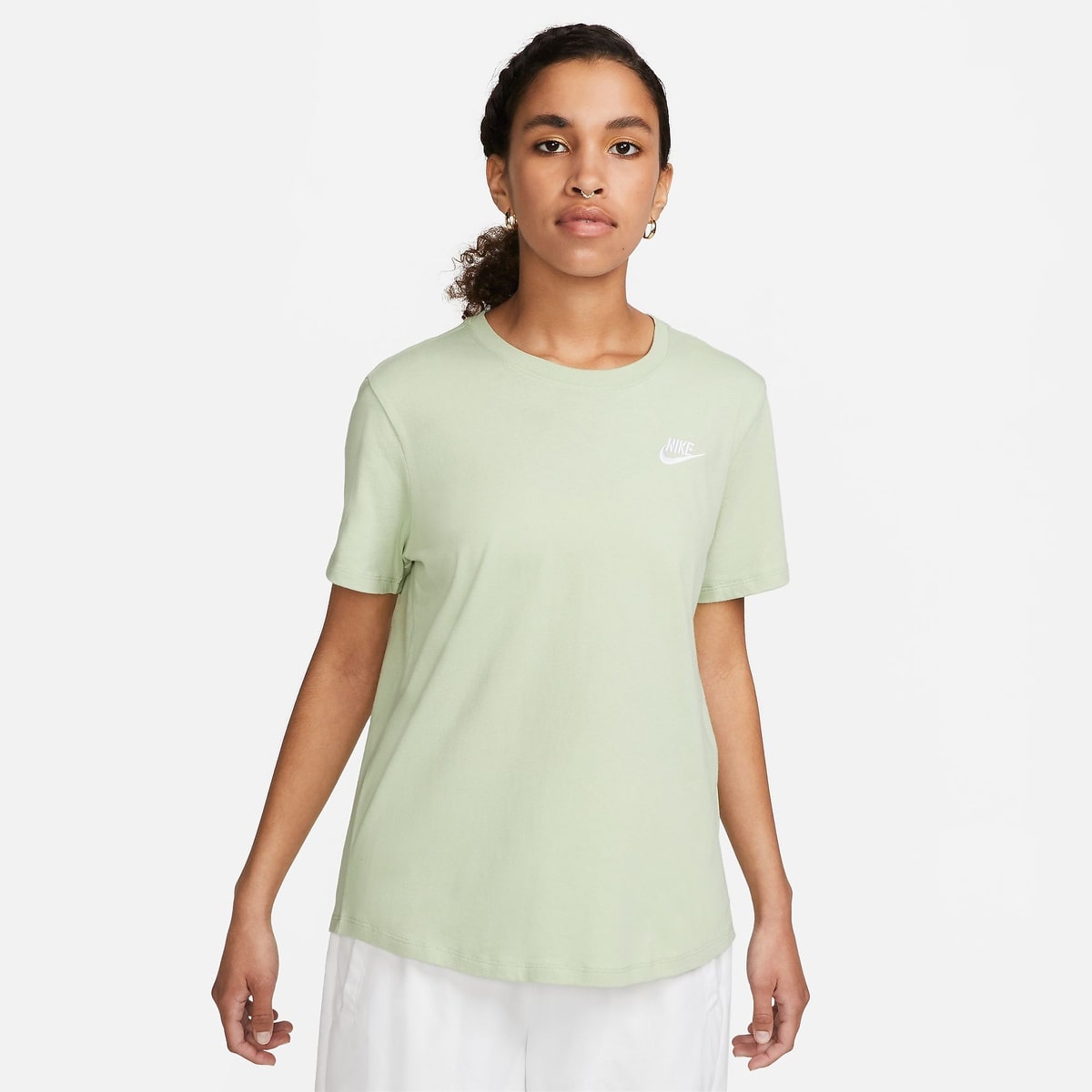 ナイキ ウィメンズ NSW クラブ S/S Tシャツ