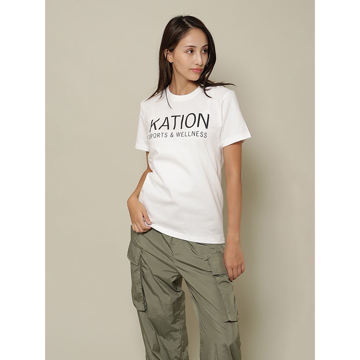 ブランドロゴプリント レギュラーフィットTシャツ