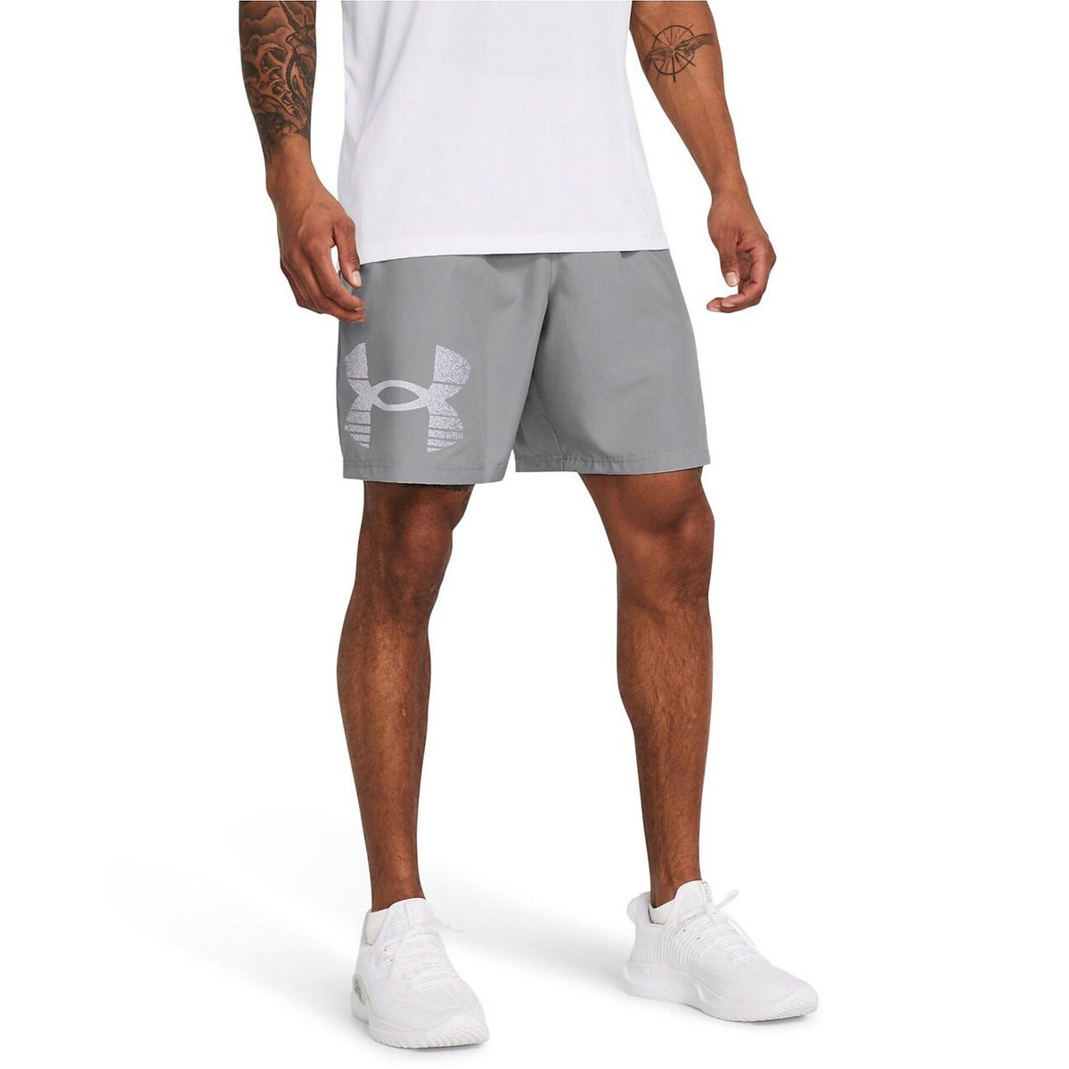 UA Woven Graphic Short