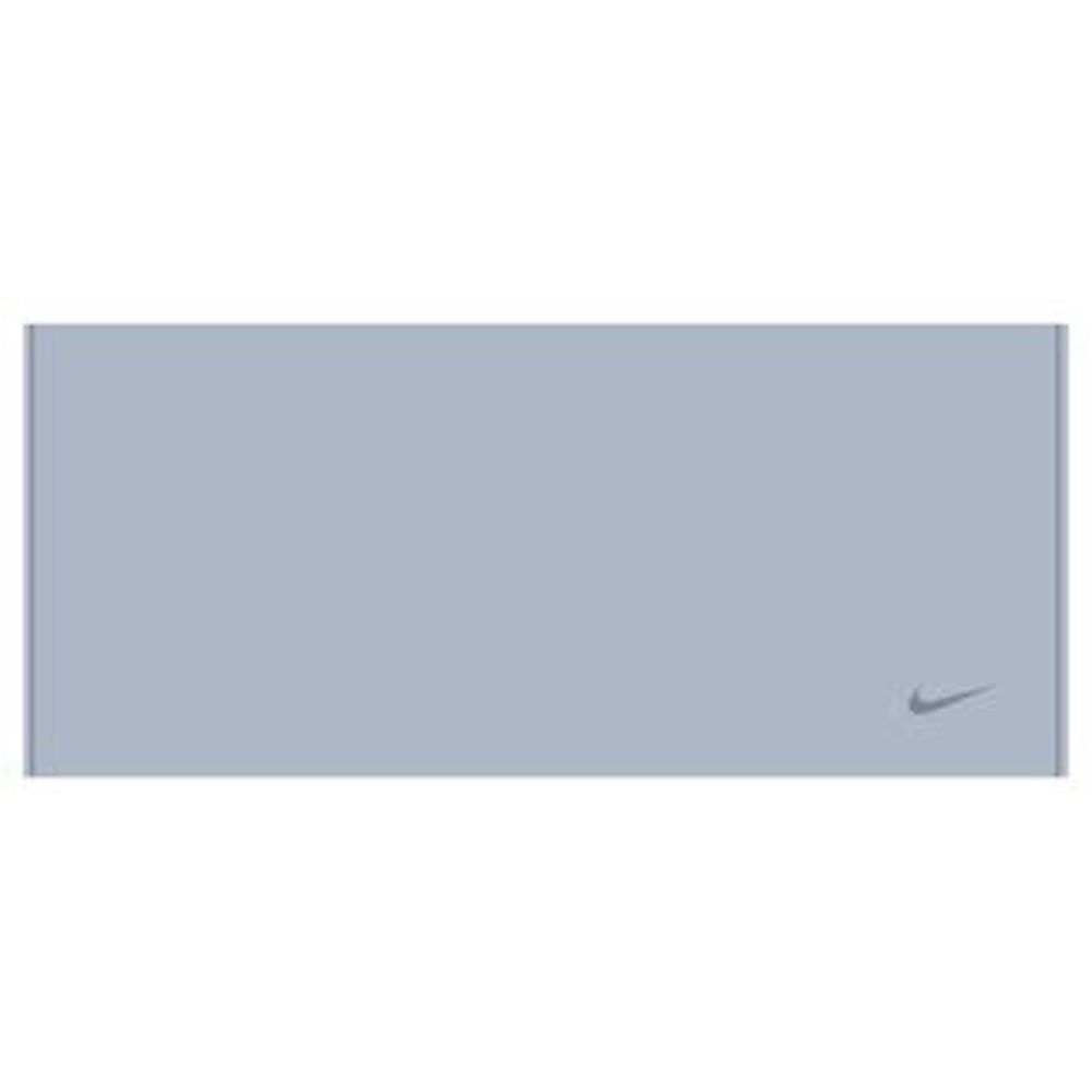 ナイキ　ソリッドコアタオル　ミディアム