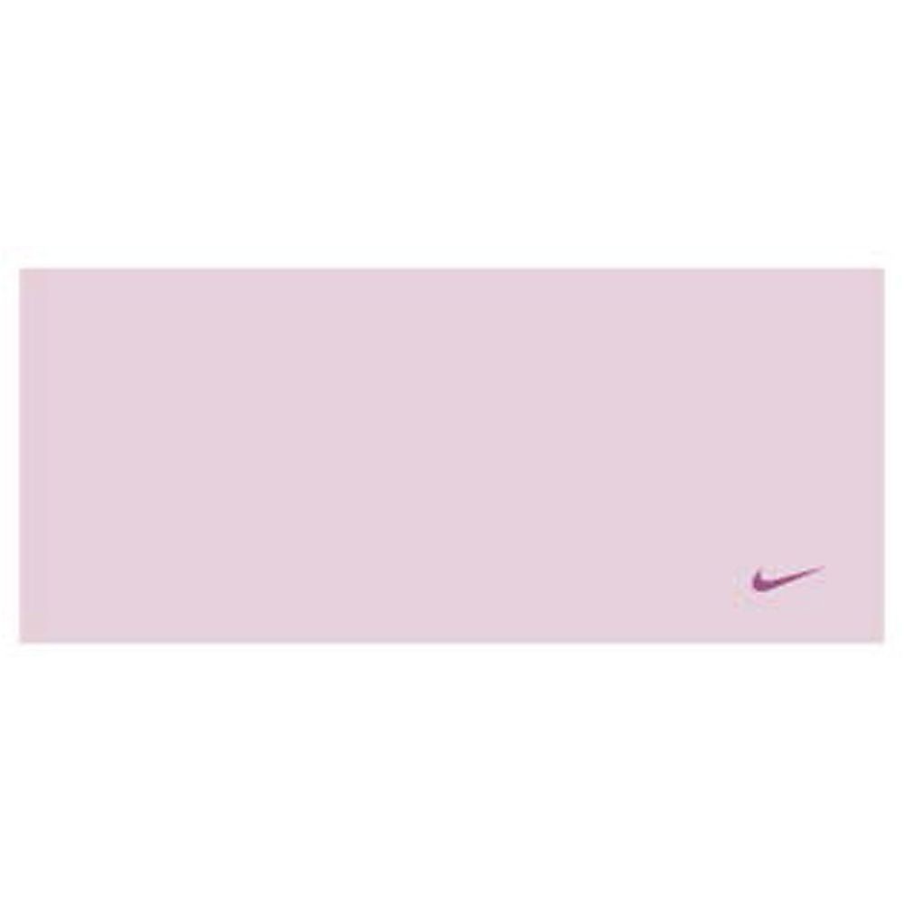 ナイキ　ソリッドコアタオル　ミディアム