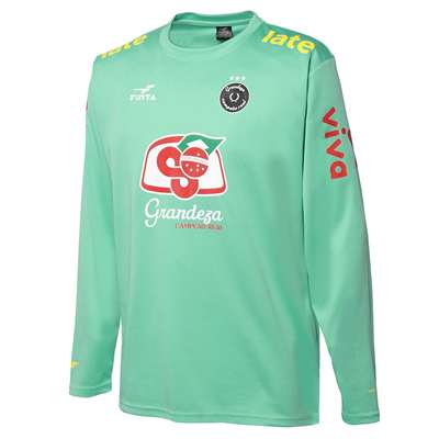 エメラルドグリーン