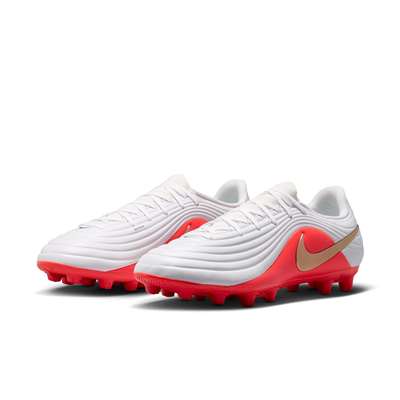 WHITE/BLUR