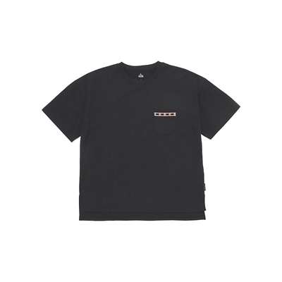 ブラック