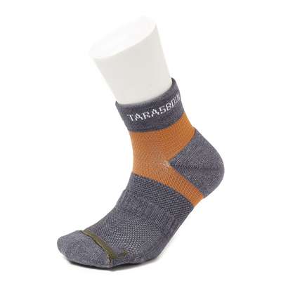 チャコール×オレンジ