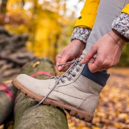 アウトドアカジュアルシューズ