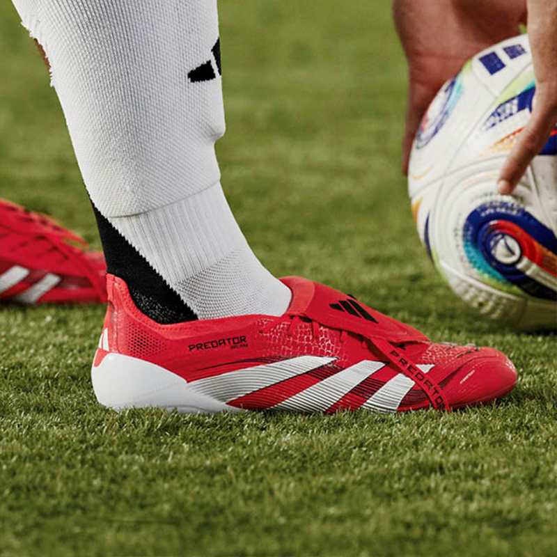 アディダスサッカースパイク　プレデター ELITE FT AGサイズ24.5 adidas アディダス プレデター ELITE FT FG(ホワイト×ブラック