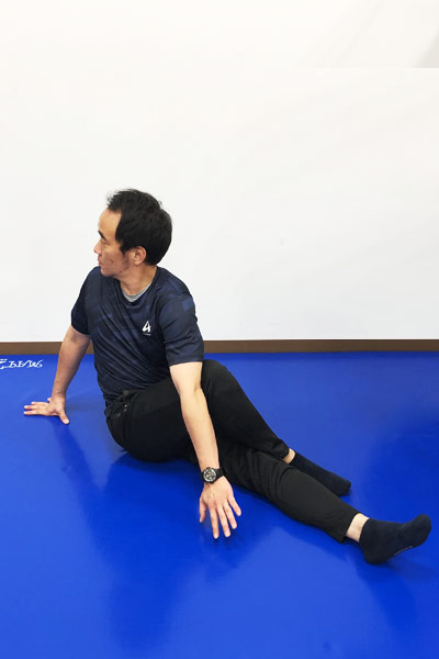 ウォーキングの正しいやり方 効果を高めるポイントをプロが解説- メガ